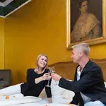 Klosterbraeu 3*